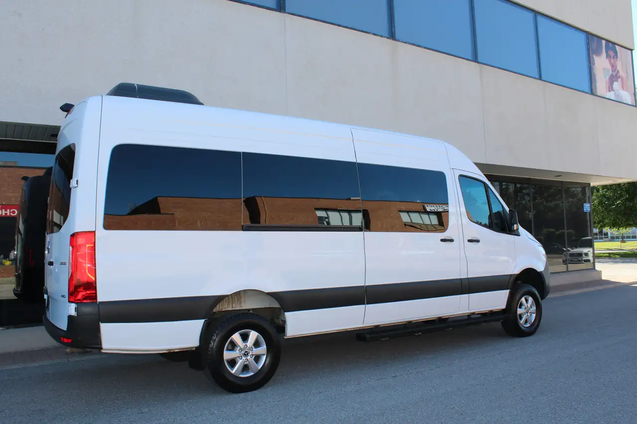 Mercedes-Benz Sprinter photo Mercedes-Benz Sprinter