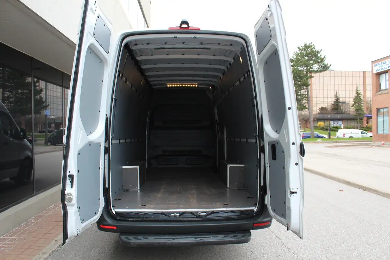 Mercedes-Benz Sprinter снимка Mercedes-Benz Sprinter