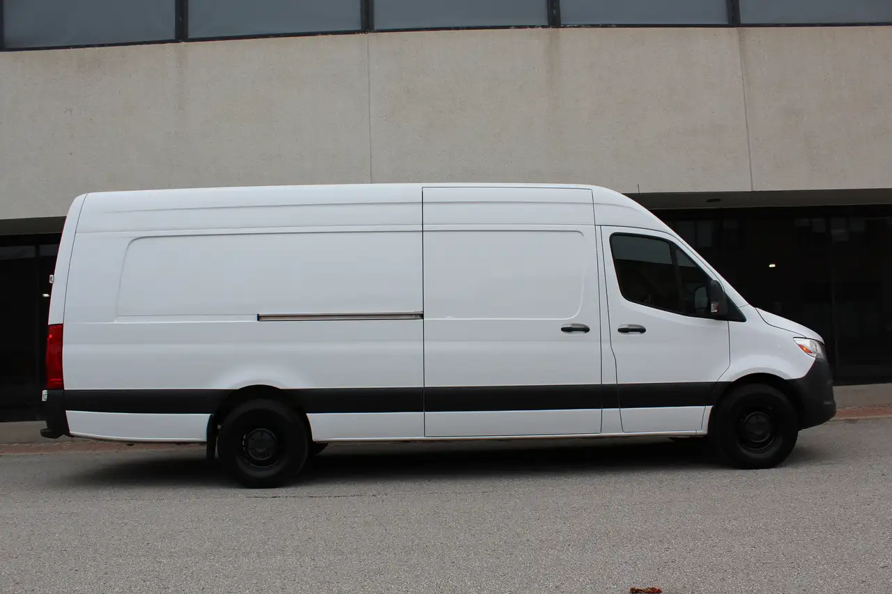 Mercedes-Benz Sprinter снимка Mercedes-Benz Sprinter