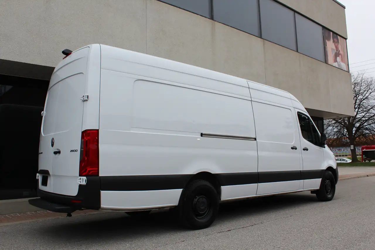 Mercedes-Benz Sprinter снимка Mercedes-Benz Sprinter