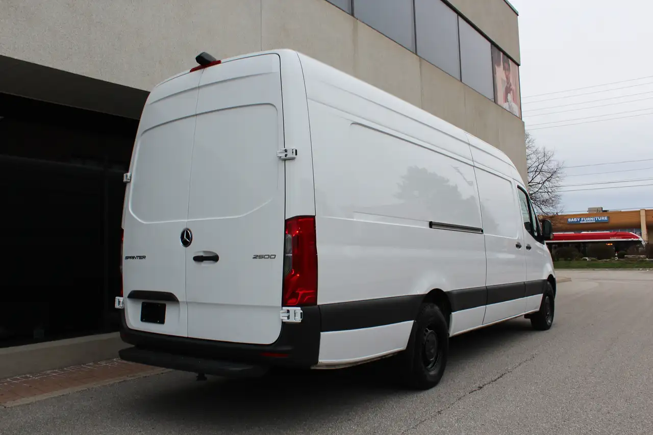 Mercedes-Benz Sprinter снимка Mercedes-Benz Sprinter