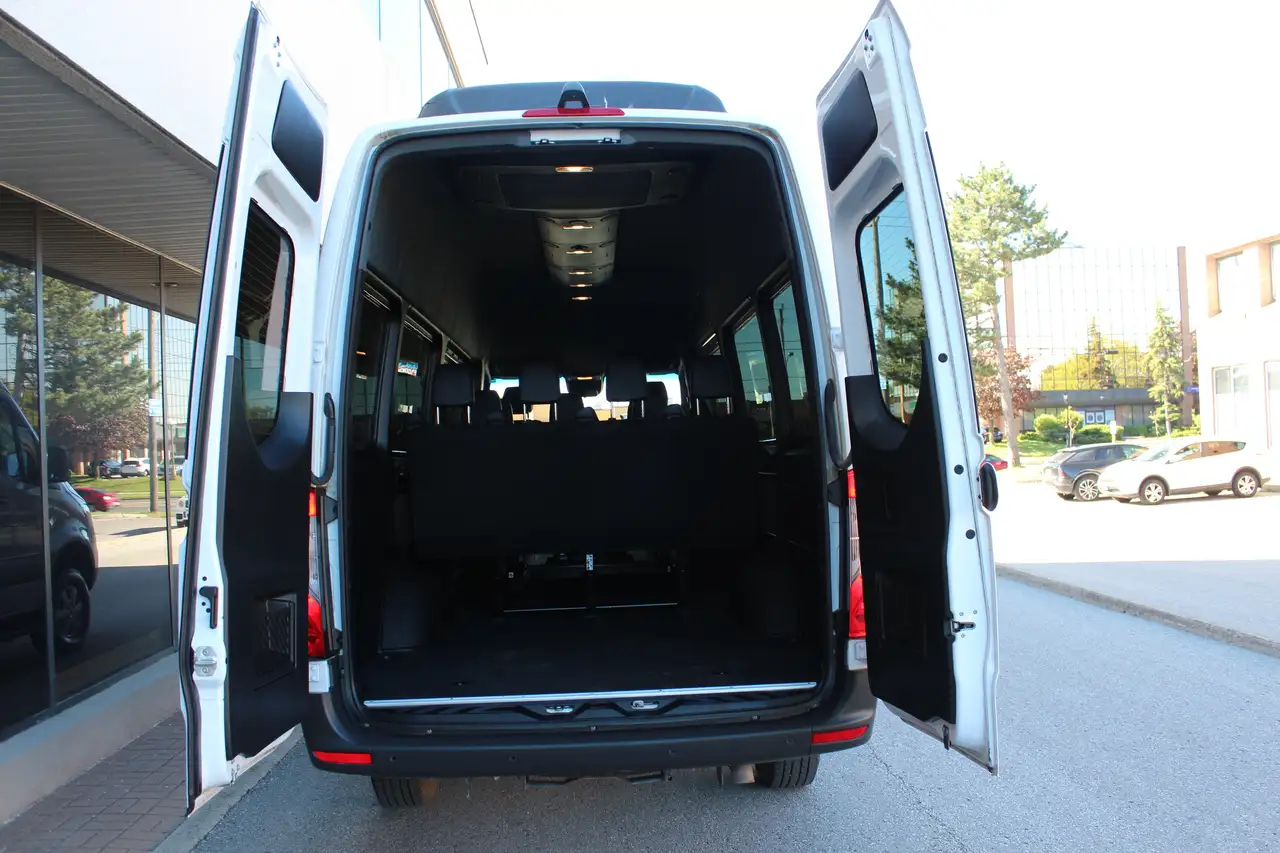Mercedes-Benz Sprinter photo Mercedes-Benz Sprinter