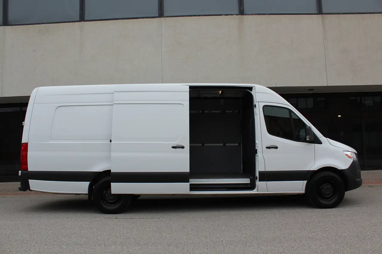 Mercedes-Benz Sprinter снимка Mercedes-Benz Sprinter