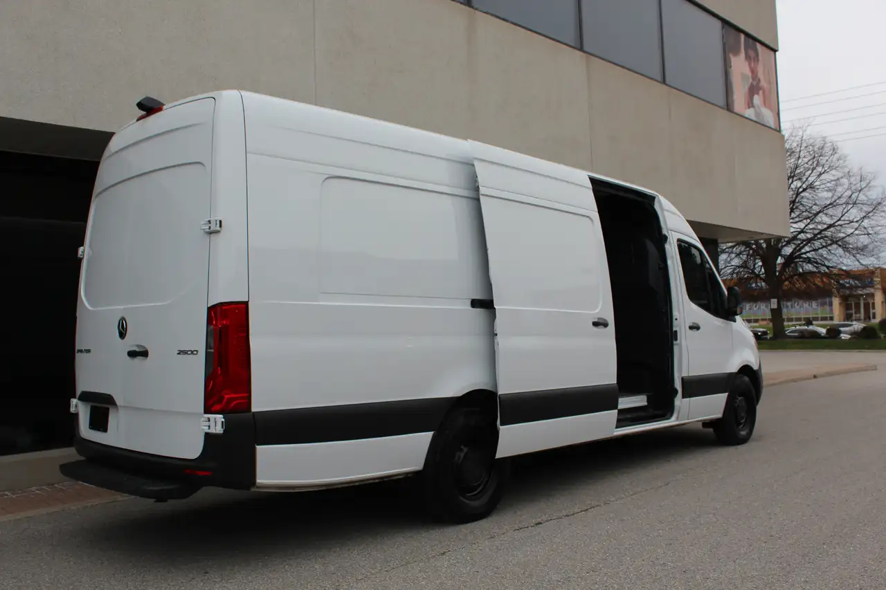 Mercedes-Benz Sprinter снимка Mercedes-Benz Sprinter