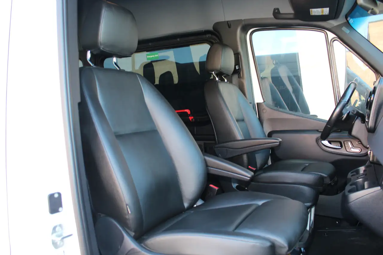 Mercedes-Benz Sprinter photo Mercedes-Benz Sprinter