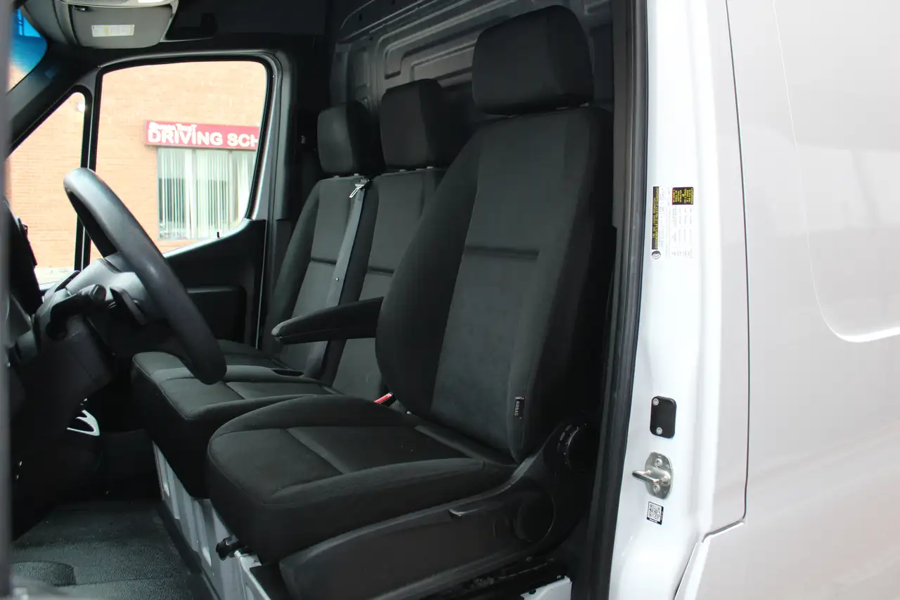 Mercedes-Benz Sprinter снимка Mercedes-Benz Sprinter
