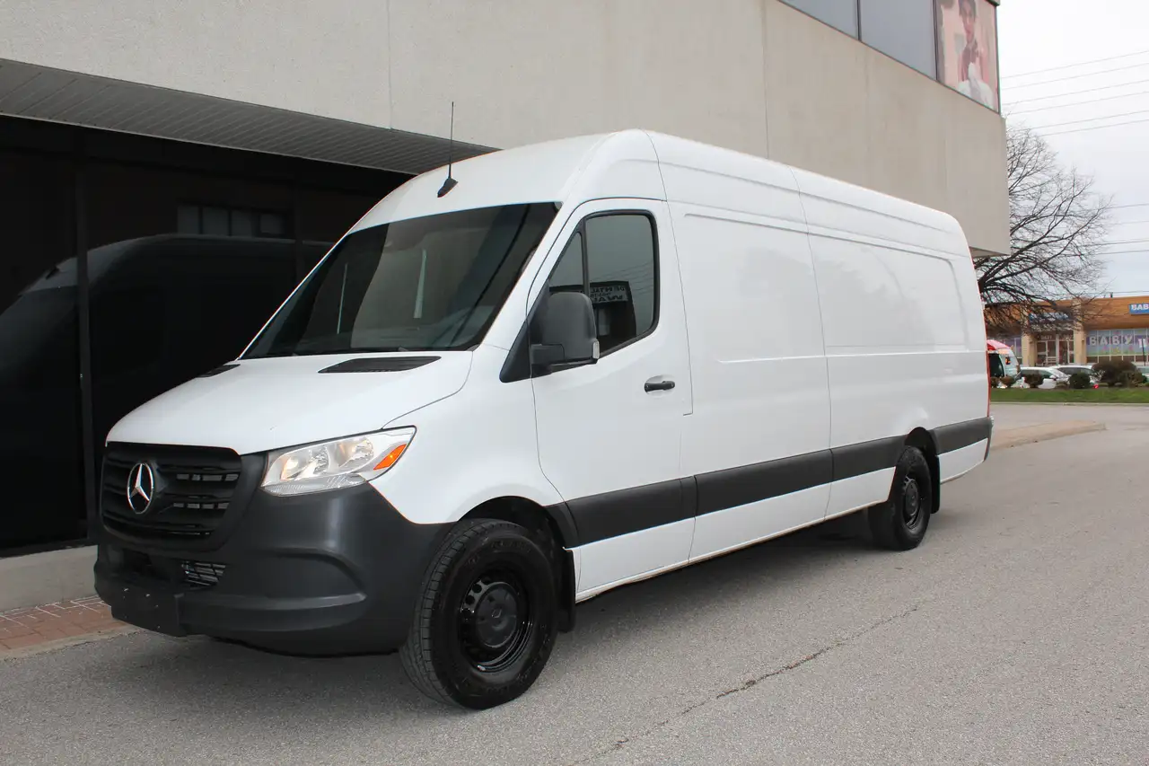 Mercedes-Benz Sprinter снимка Mercedes-Benz Sprinter