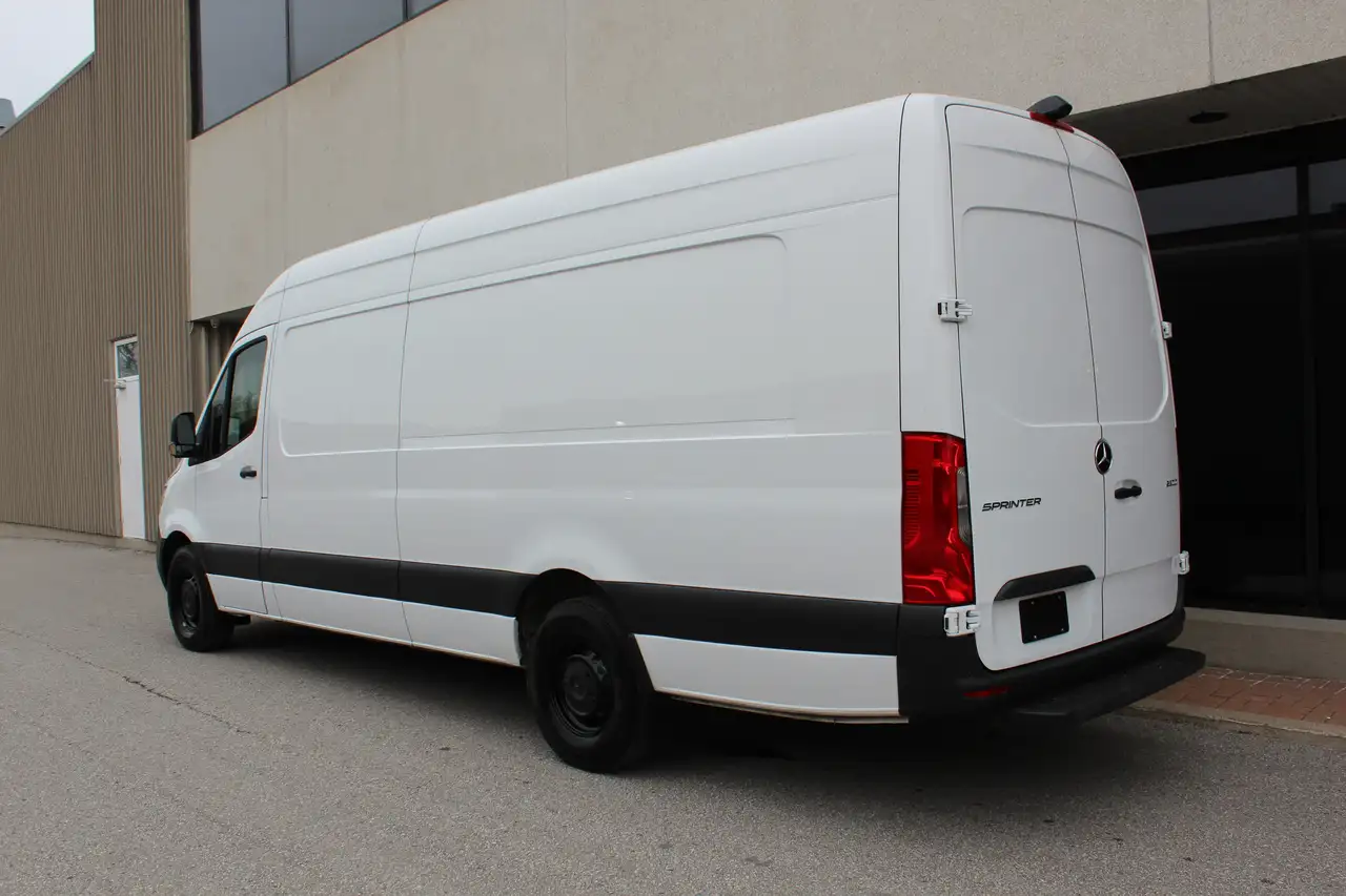 Mercedes-Benz Sprinter снимка Mercedes-Benz Sprinter