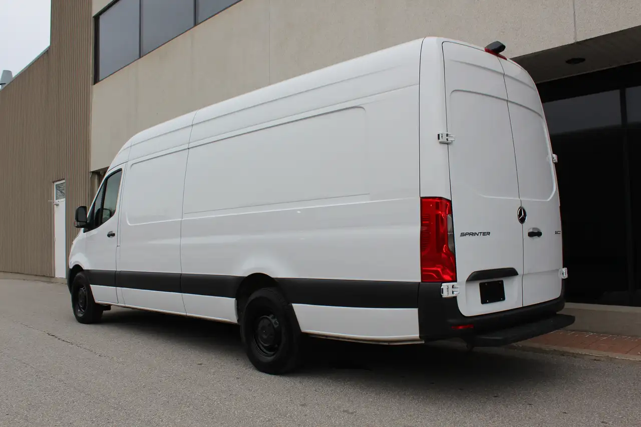 Mercedes-Benz Sprinter снимка Mercedes-Benz Sprinter