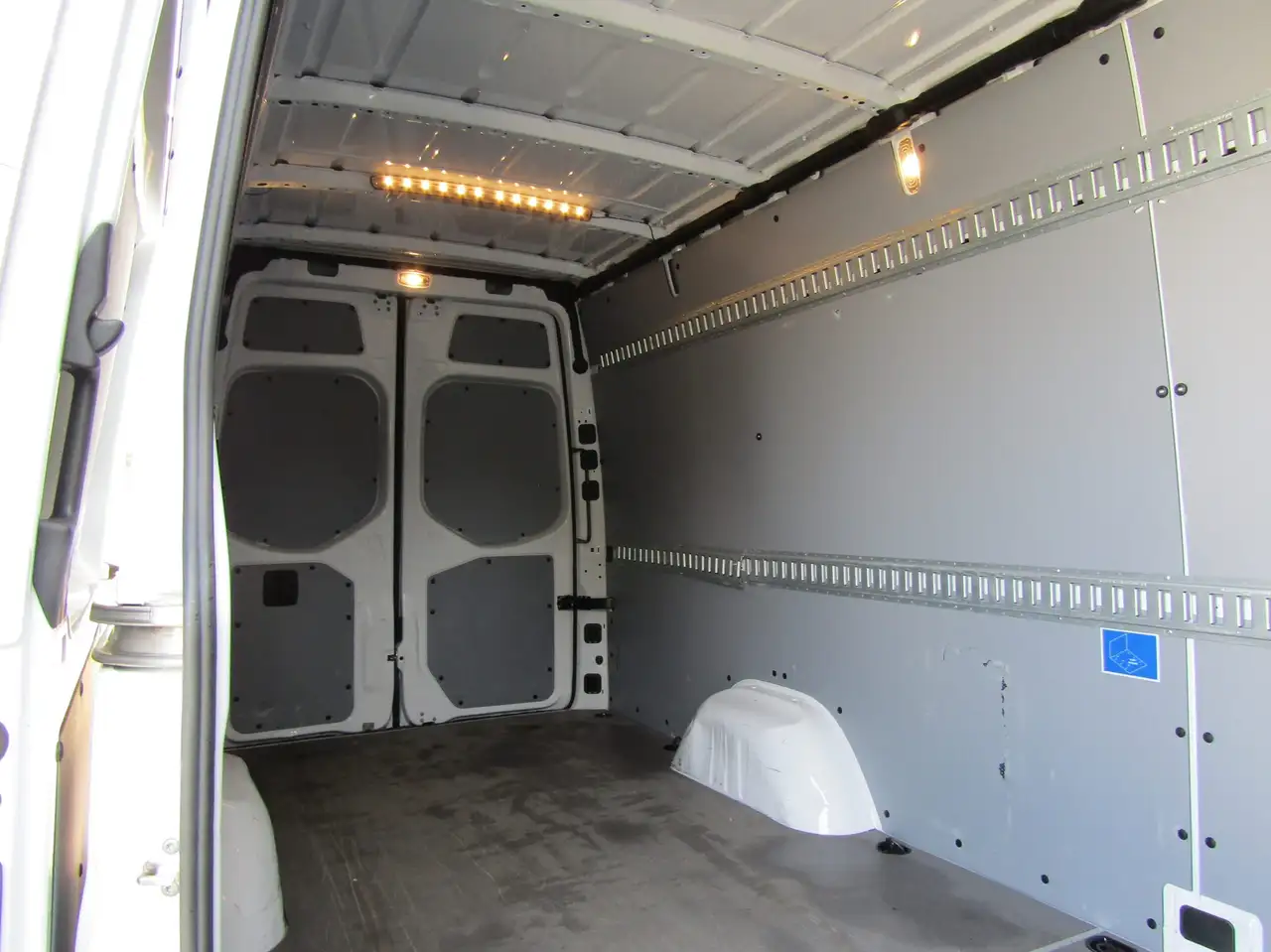 Mercedes-Benz Sprinter снимка Mercedes-Benz Sprinter