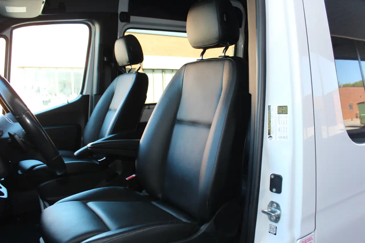 Mercedes-Benz Sprinter photo Mercedes-Benz Sprinter