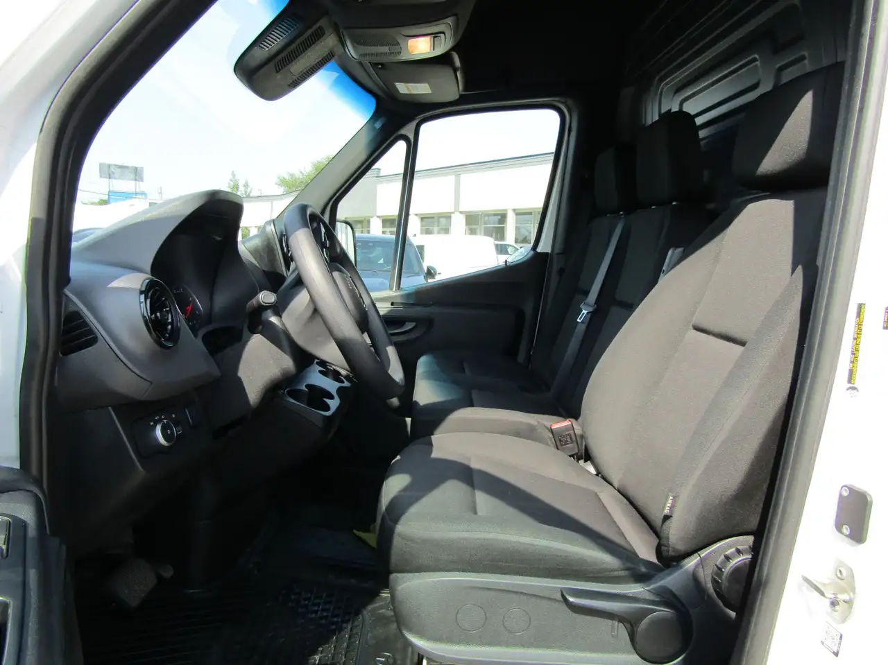 Mercedes-Benz Sprinter снимка Mercedes-Benz Sprinter