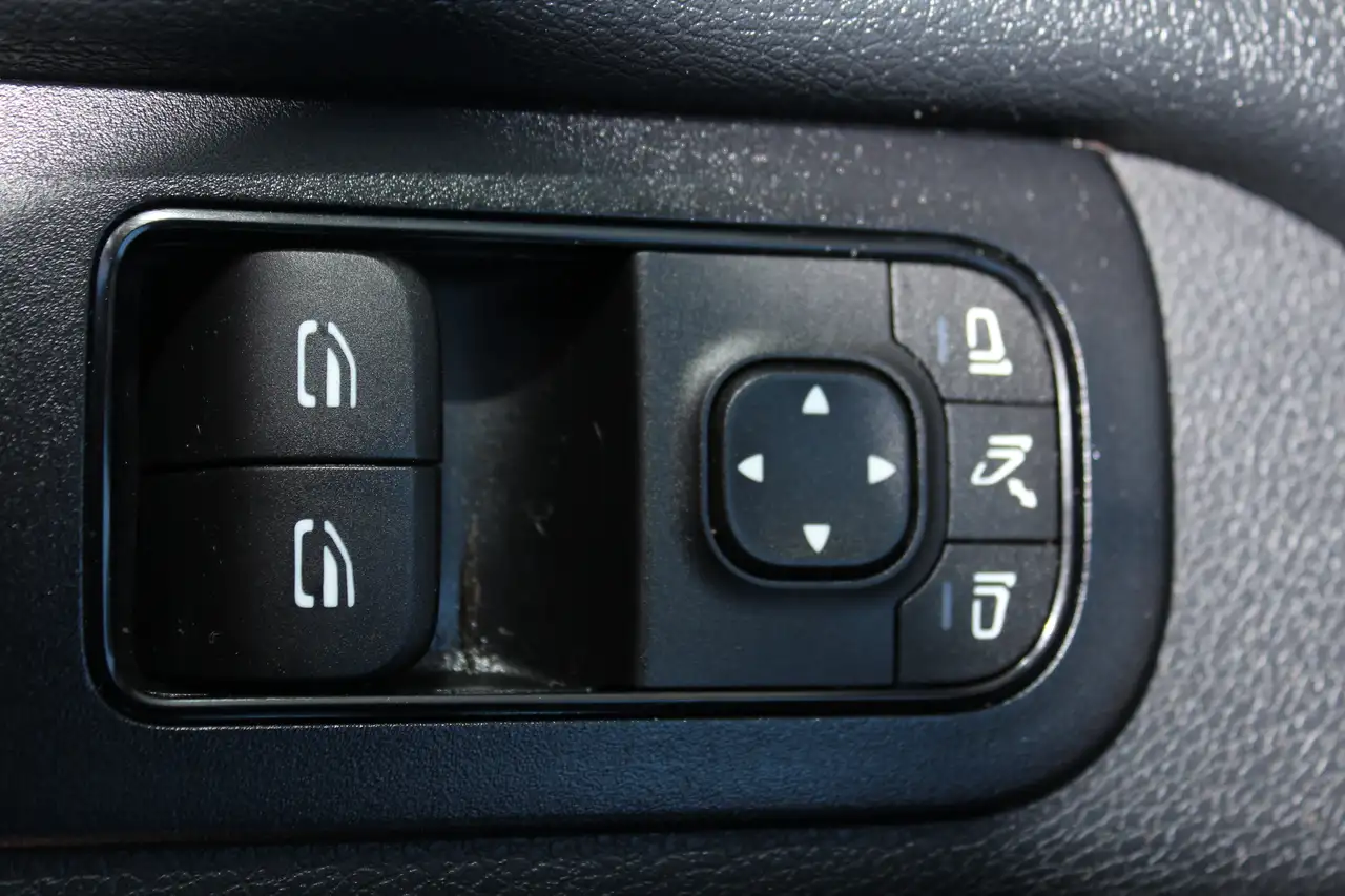 Mercedes-Benz Sprinter photo Mercedes-Benz Sprinter