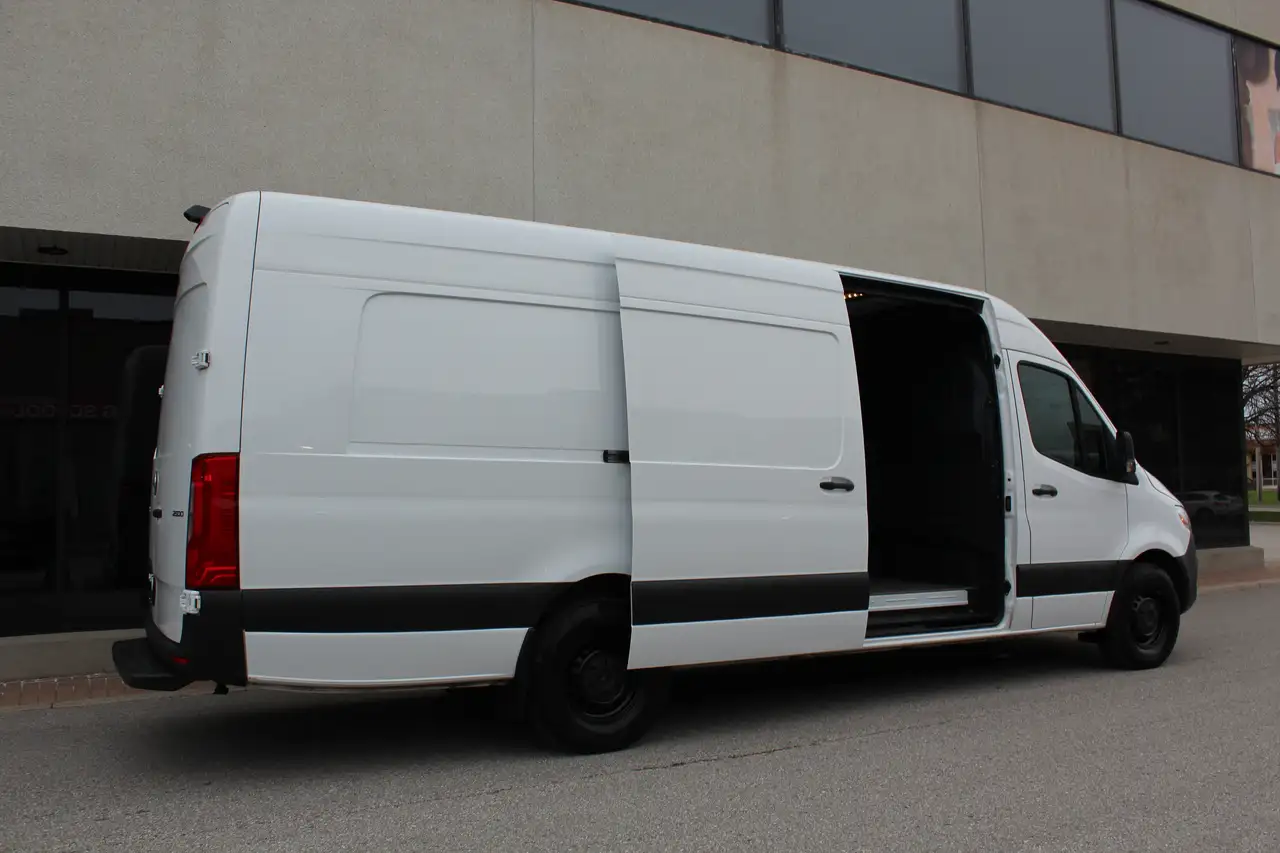 Mercedes-Benz Sprinter снимка Mercedes-Benz Sprinter