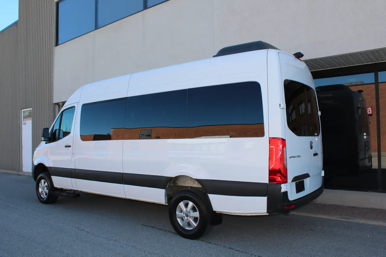 Mercedes-Benz Sprinter photo Mercedes-Benz Sprinter