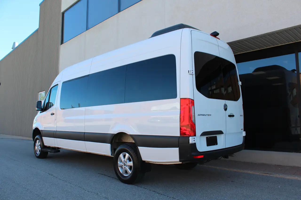 Mercedes-Benz Sprinter photo Mercedes-Benz Sprinter