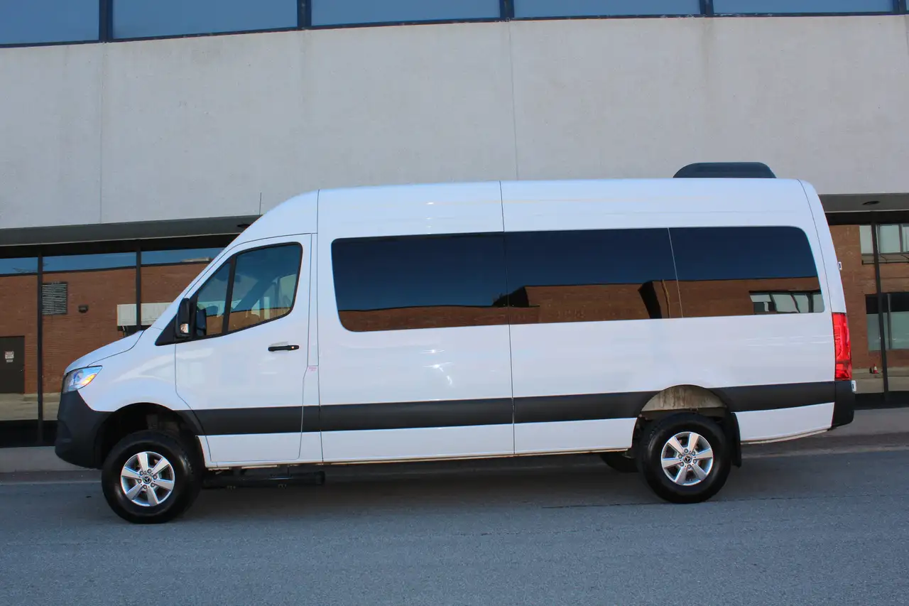 Mercedes-Benz Sprinter photo Mercedes-Benz Sprinter