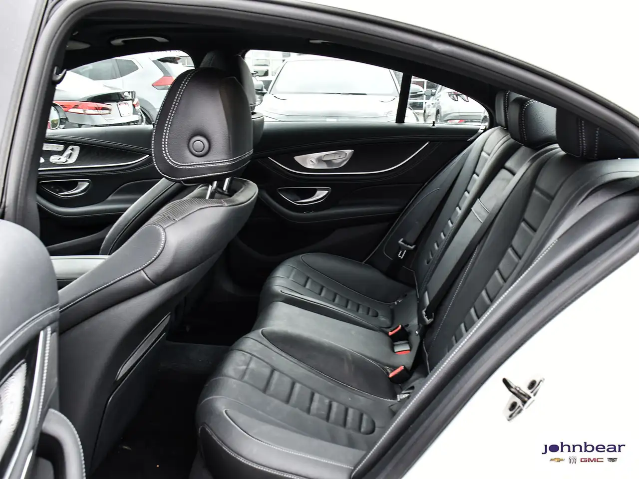 Mercedes-Benz CLS снимка Mercedes-Benz CLS