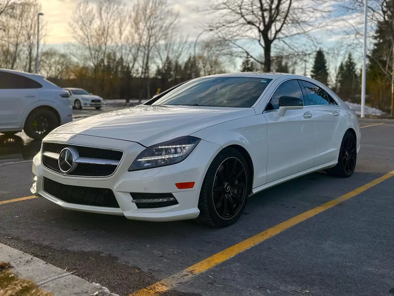 Mercedes-Benz CLS снимка Mercedes-Benz CLS