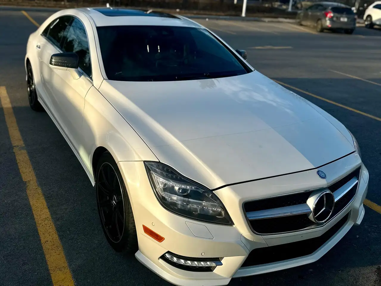 Mercedes-Benz CLS снимка Mercedes-Benz CLS