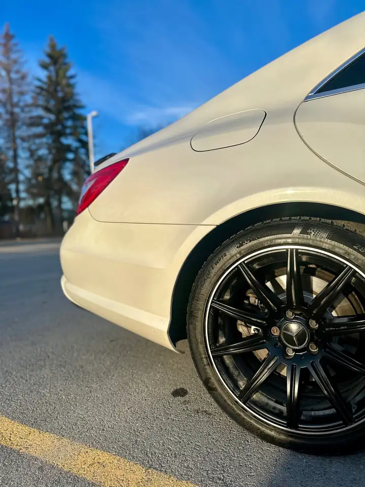 Mercedes-Benz CLS снимка Mercedes-Benz CLS