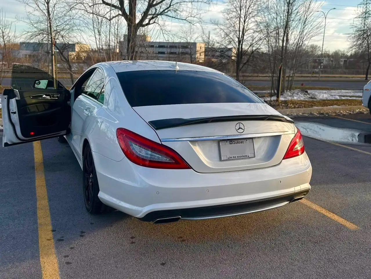 Mercedes-Benz CLS снимка Mercedes-Benz CLS