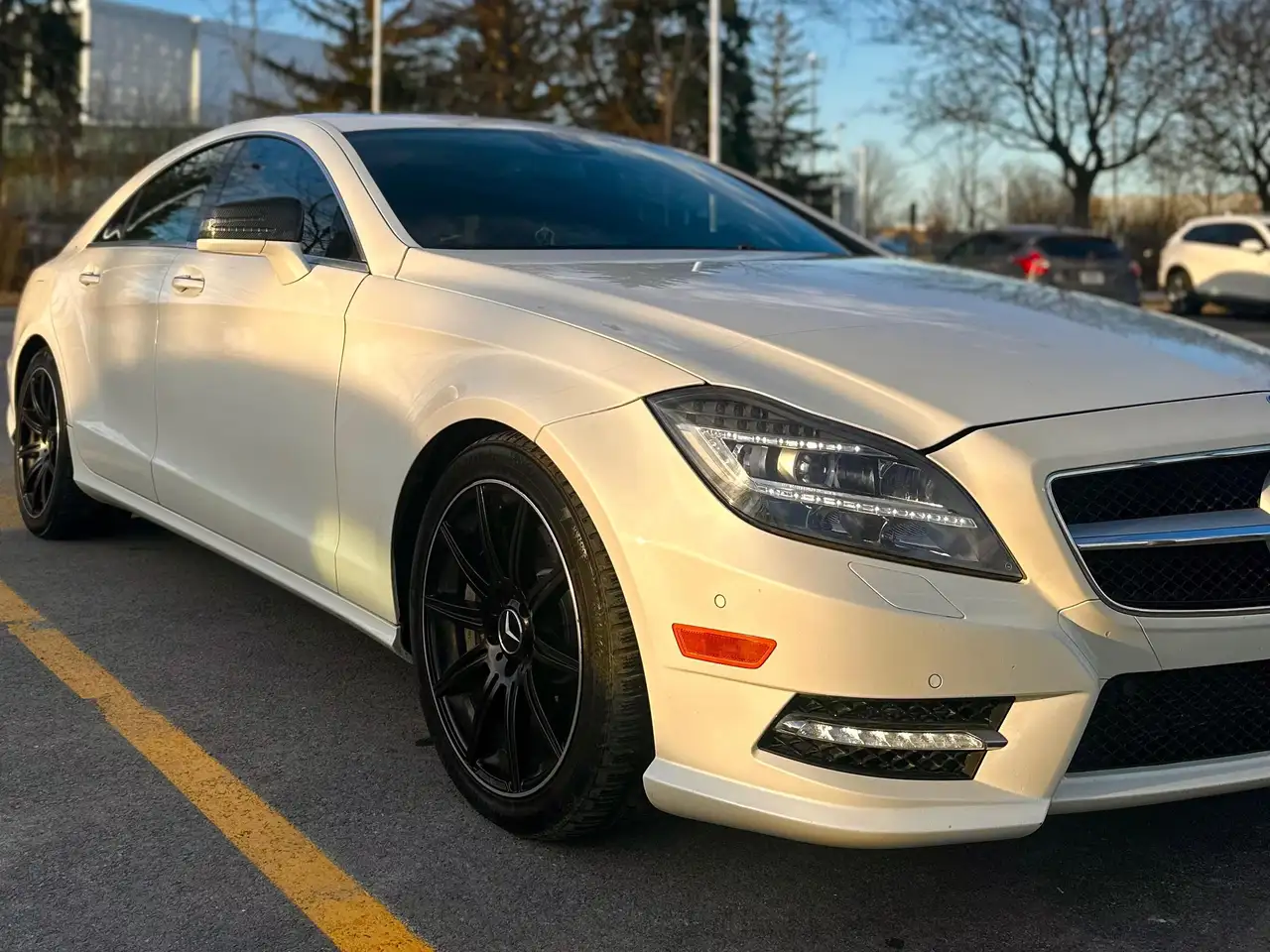 Mercedes-Benz CLS снимка Mercedes-Benz CLS