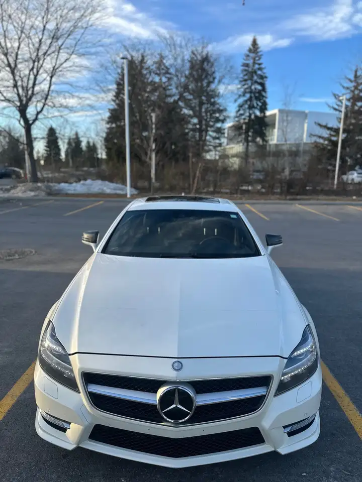 Mercedes-Benz CLS снимка Mercedes-Benz CLS