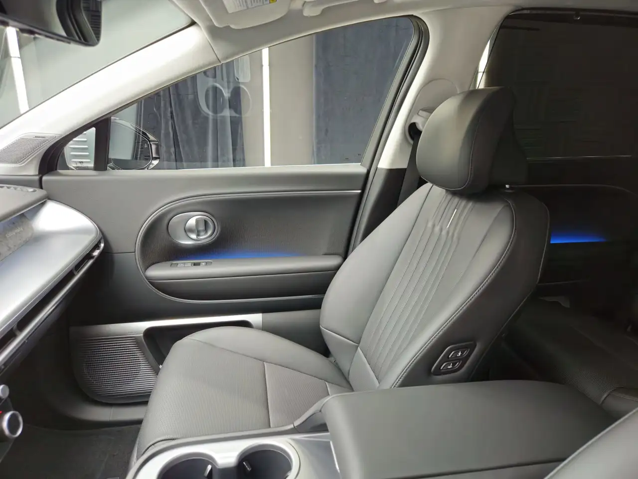Hyundai IONIQ 9 снимка Hyundai IONIQ 9
