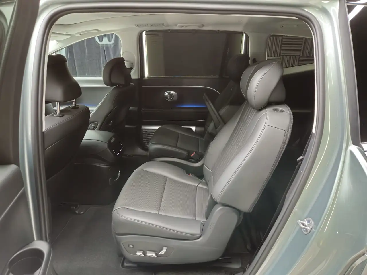 Hyundai IONIQ 9 снимка Hyundai IONIQ 9