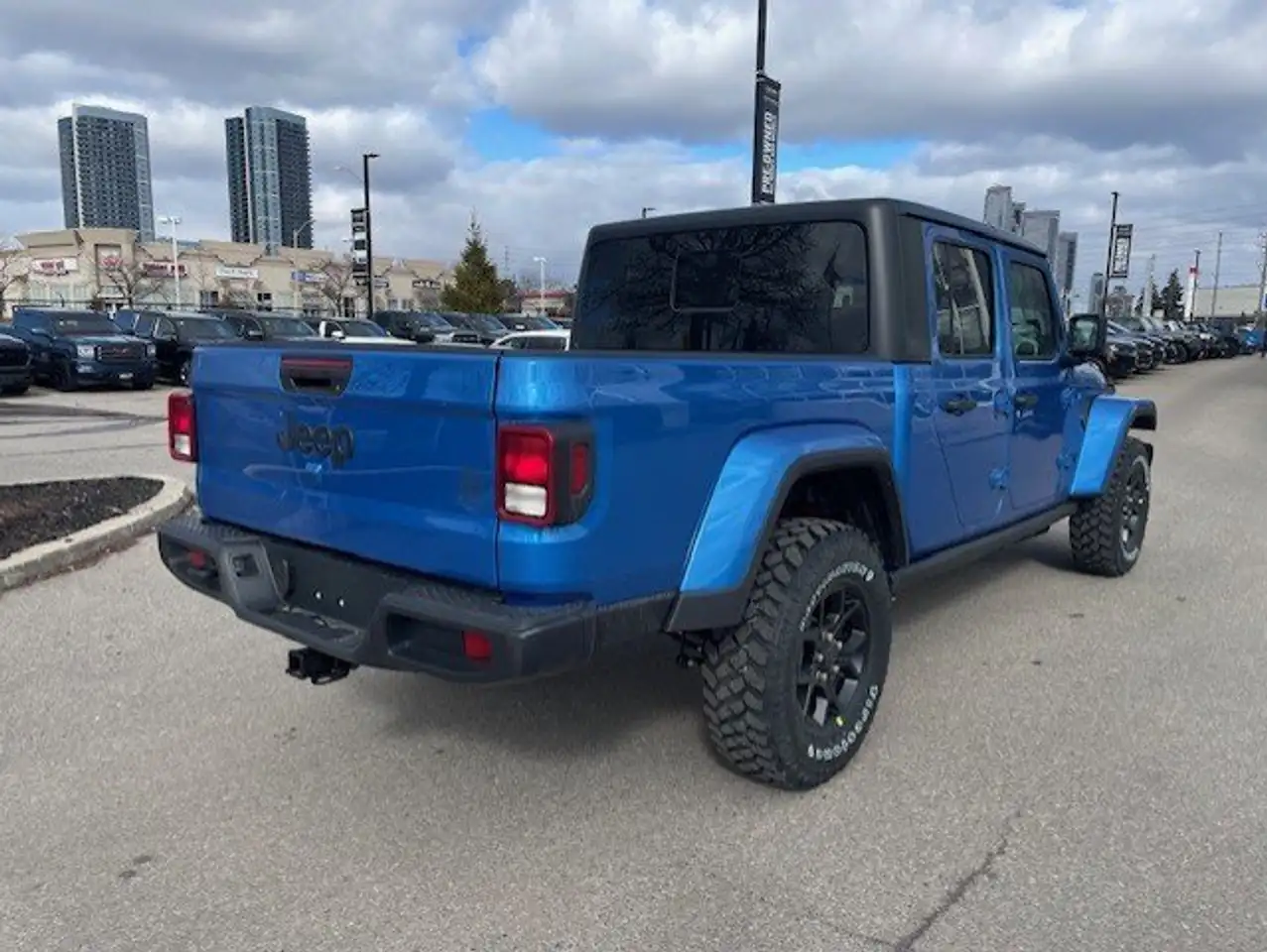Jeep Gladiator снимка Jeep Gladiator