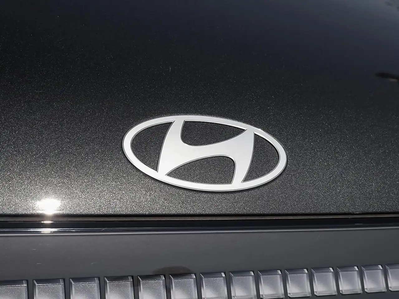 Hyundai IONIQ 9 photo Hyundai IONIQ 9