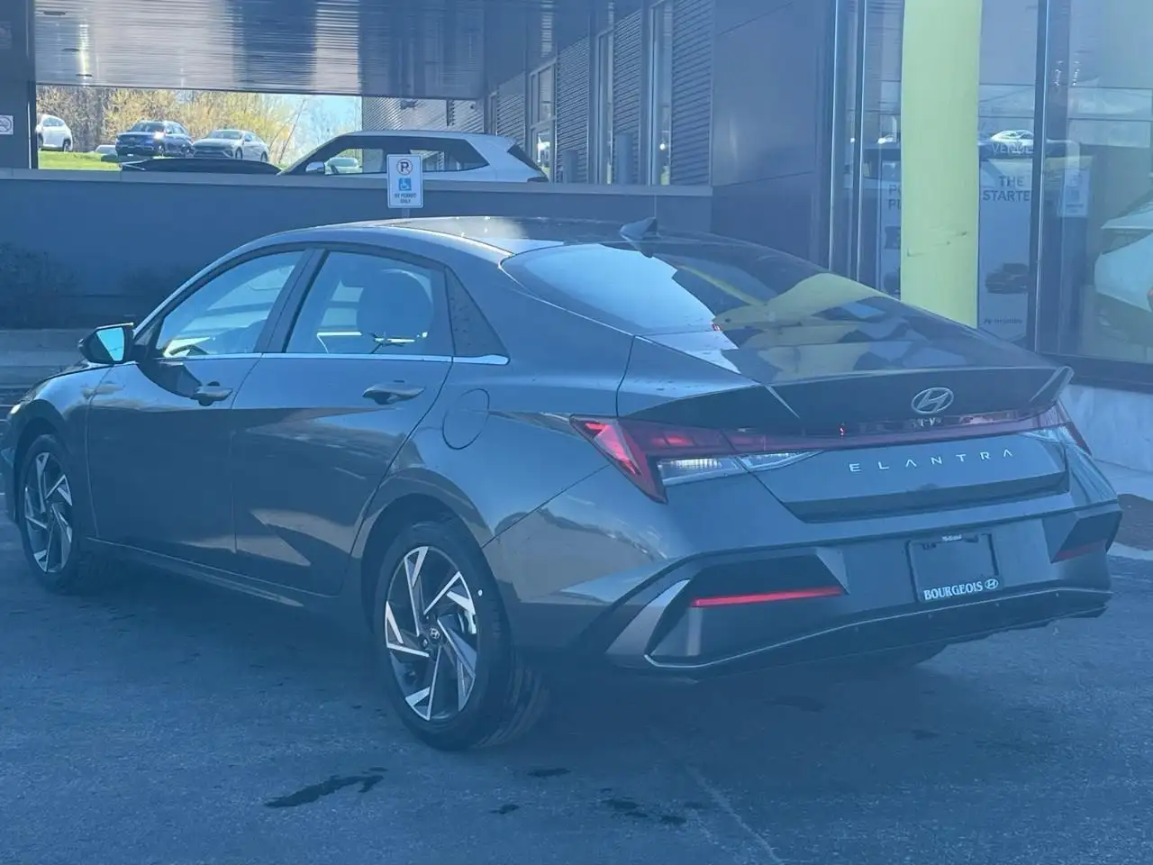 Hyundai ELANTRA снимка Hyundai ELANTRA