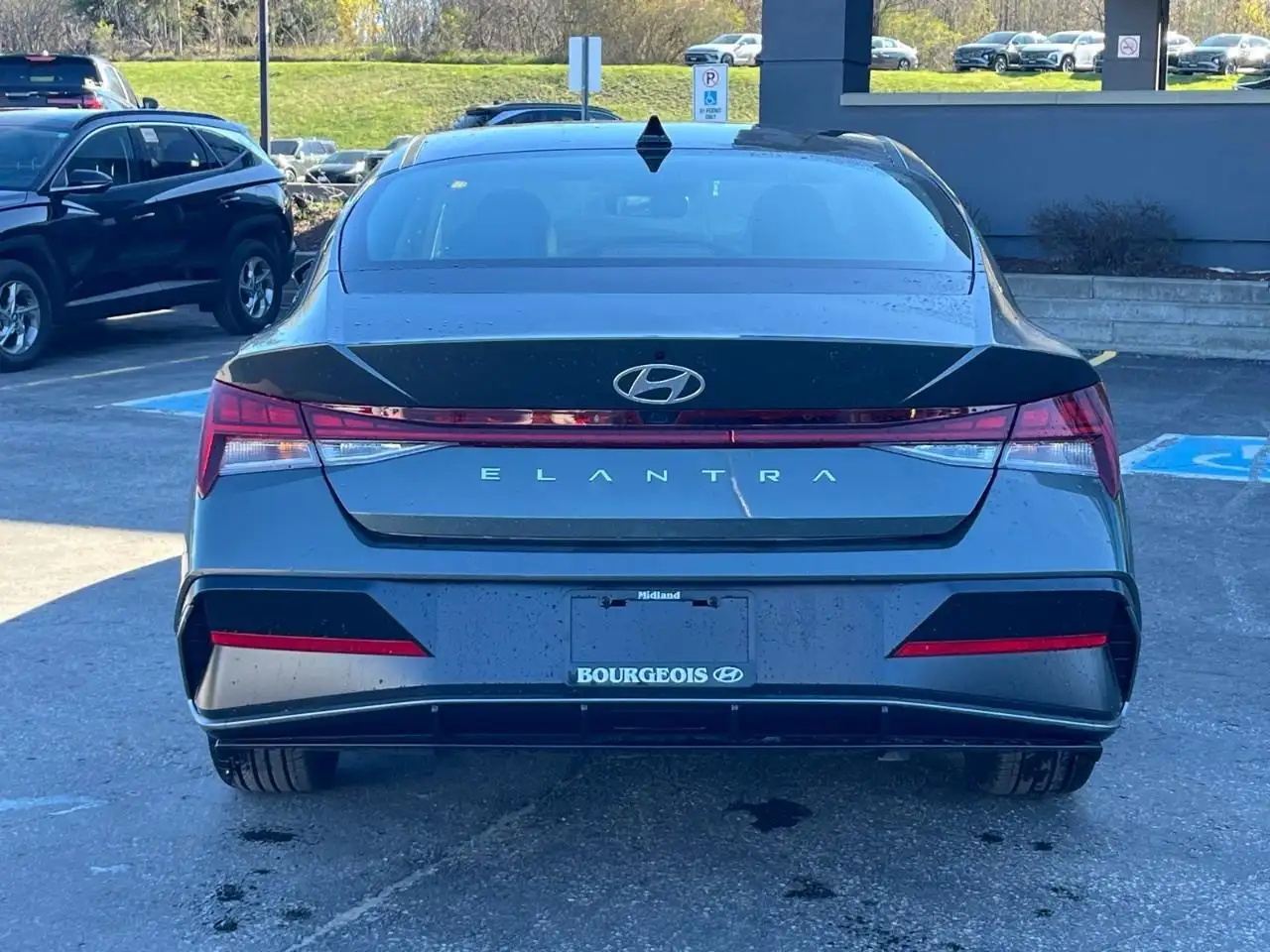 Hyundai ELANTRA снимка Hyundai ELANTRA