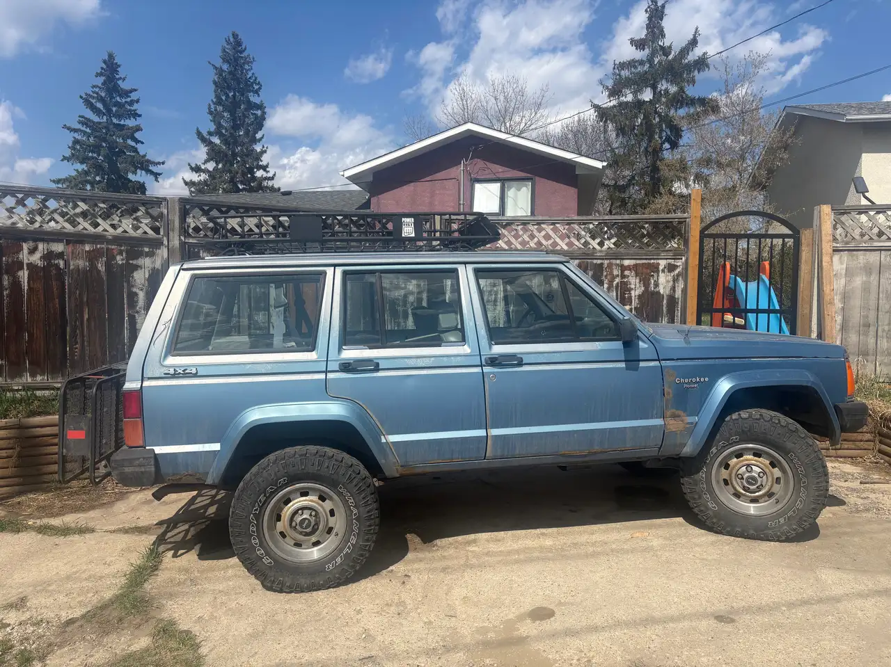 Jeep Cherokee photo Jeep Cherokee