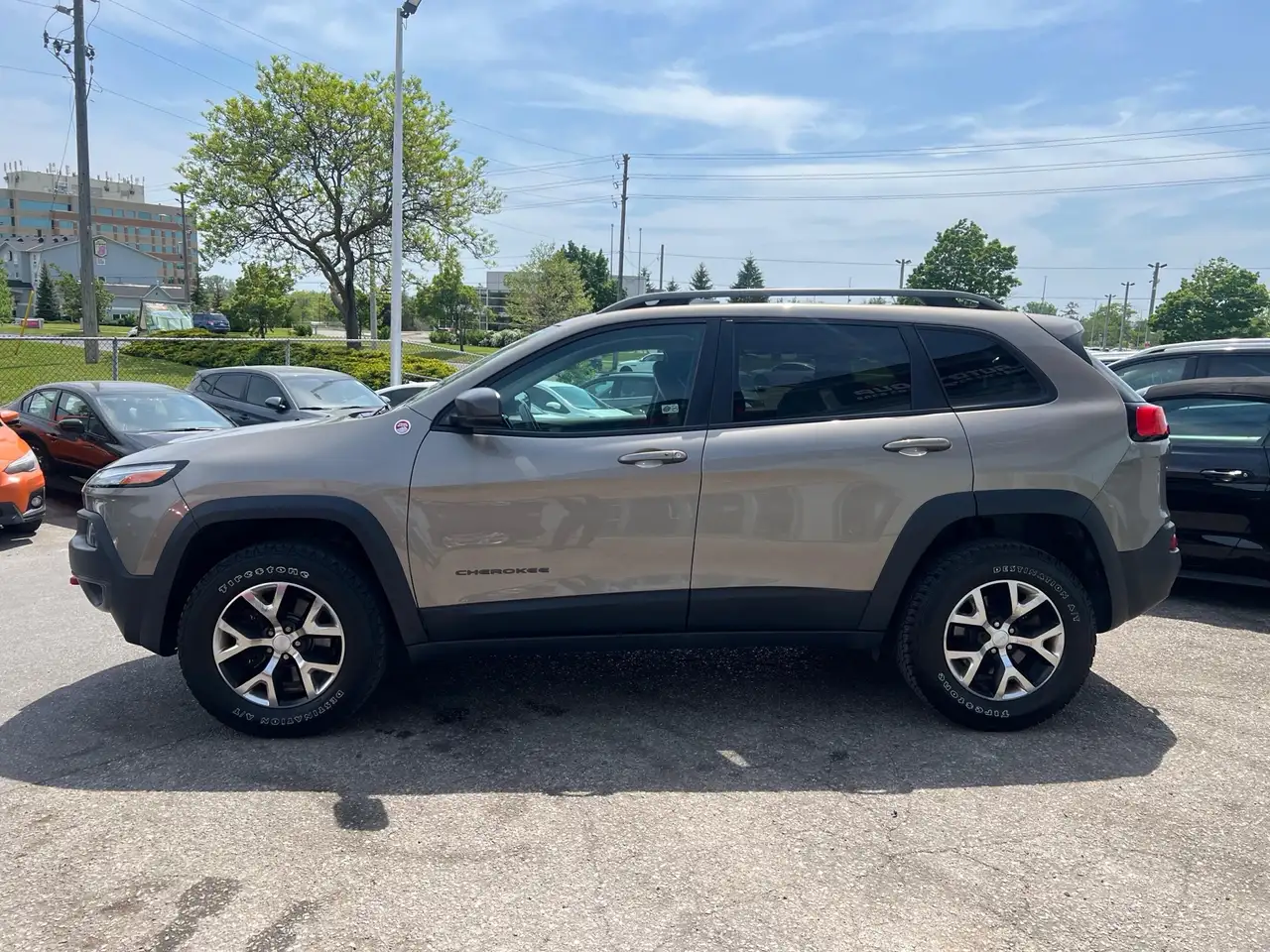 Jeep Cherokee photo Jeep Cherokee