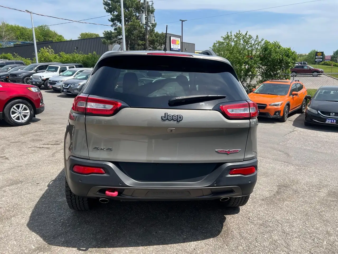 Jeep Cherokee photo Jeep Cherokee