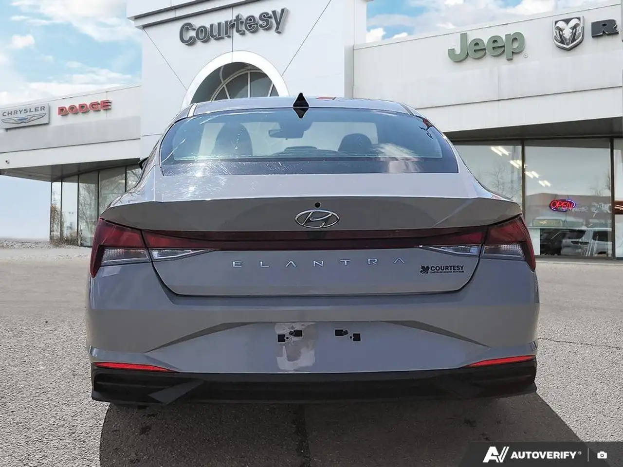 Hyundai ELANTRA снимка Hyundai ELANTRA