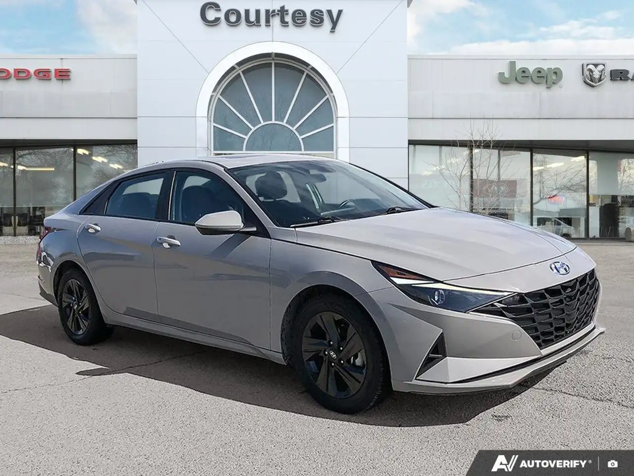 Hyundai ELANTRA снимка Hyundai ELANTRA