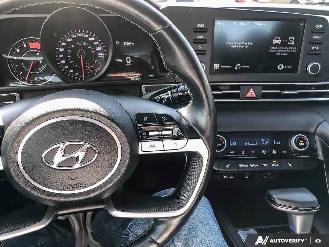 Hyundai ELANTRA снимка Hyundai ELANTRA