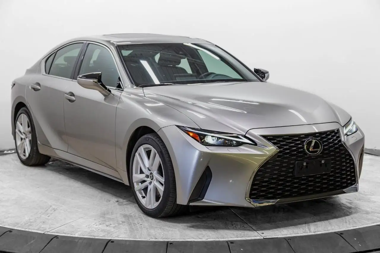2023 Lexus IS