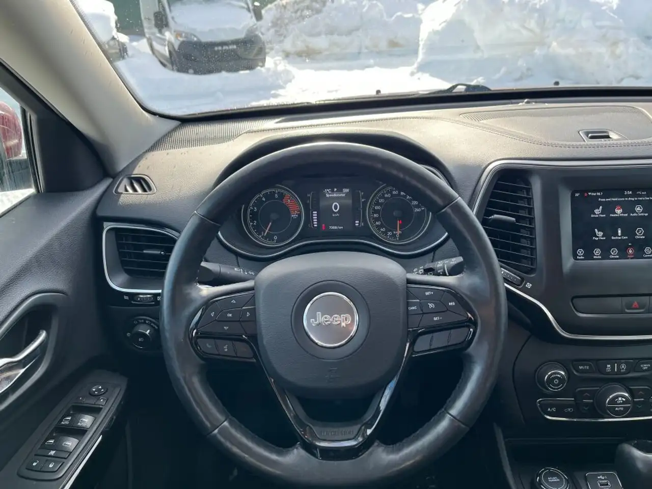 Jeep Cherokee снимка Jeep Cherokee