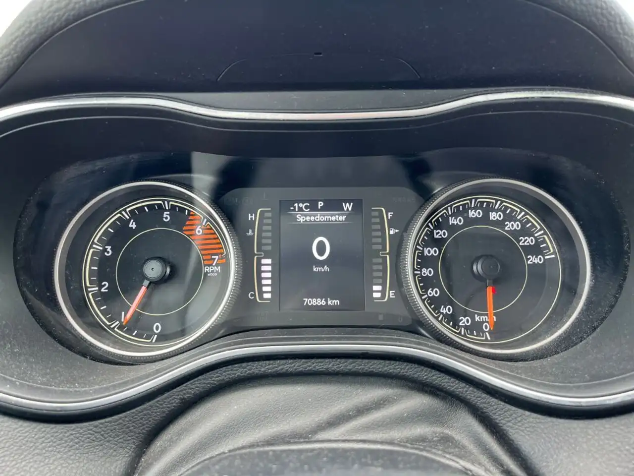 Jeep Cherokee снимка Jeep Cherokee