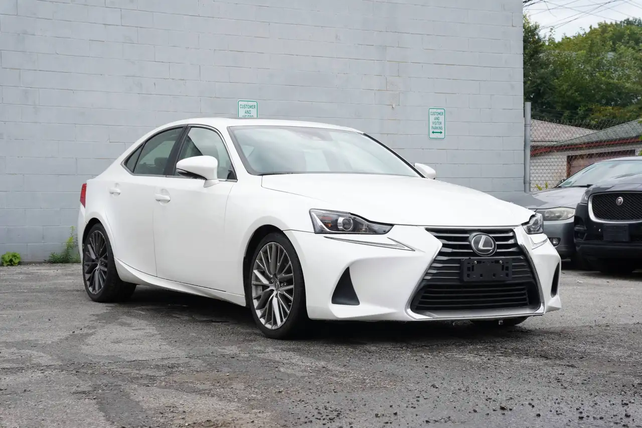 Lexus IS снимка Lexus IS