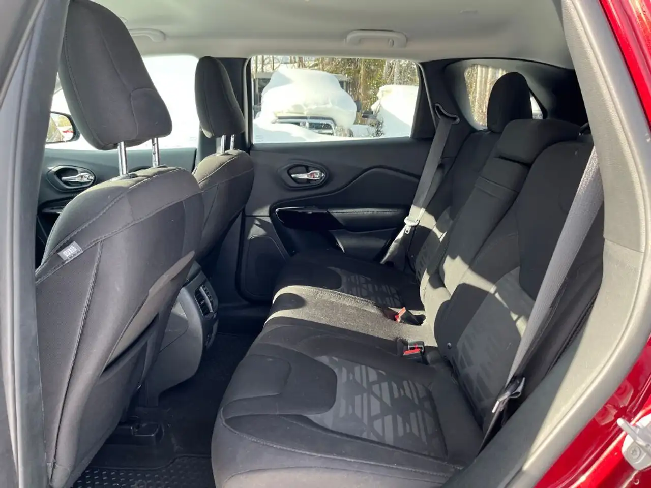 Jeep Cherokee снимка Jeep Cherokee