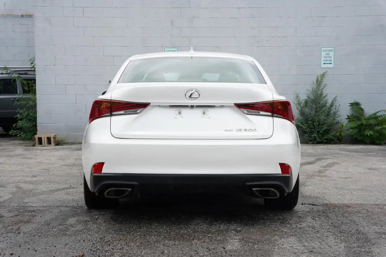Lexus IS снимка Lexus IS