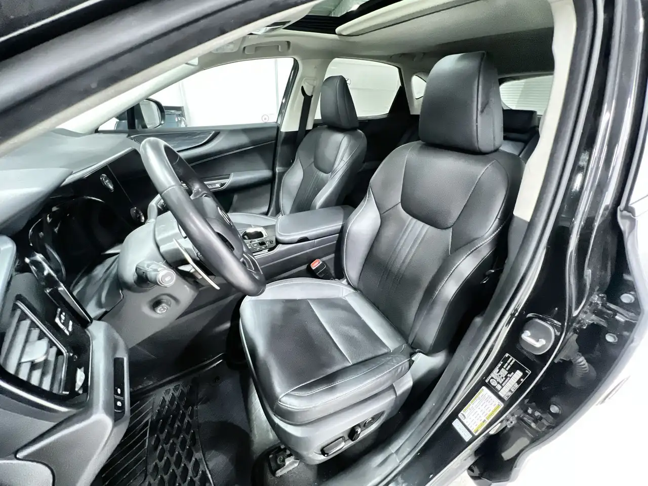 Lexus NX снимка Lexus NX
