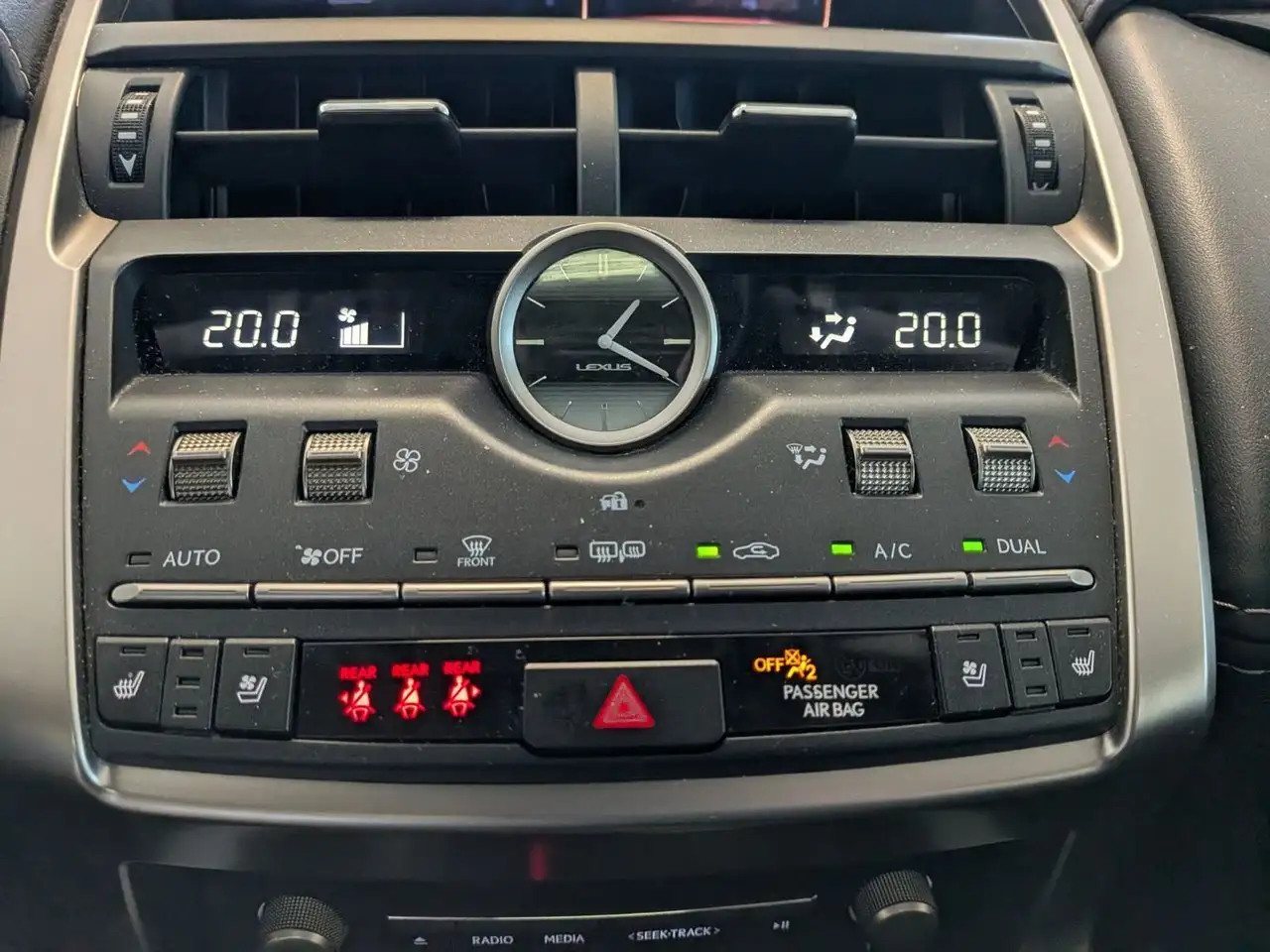 Lexus NX fotografie Lexus NX