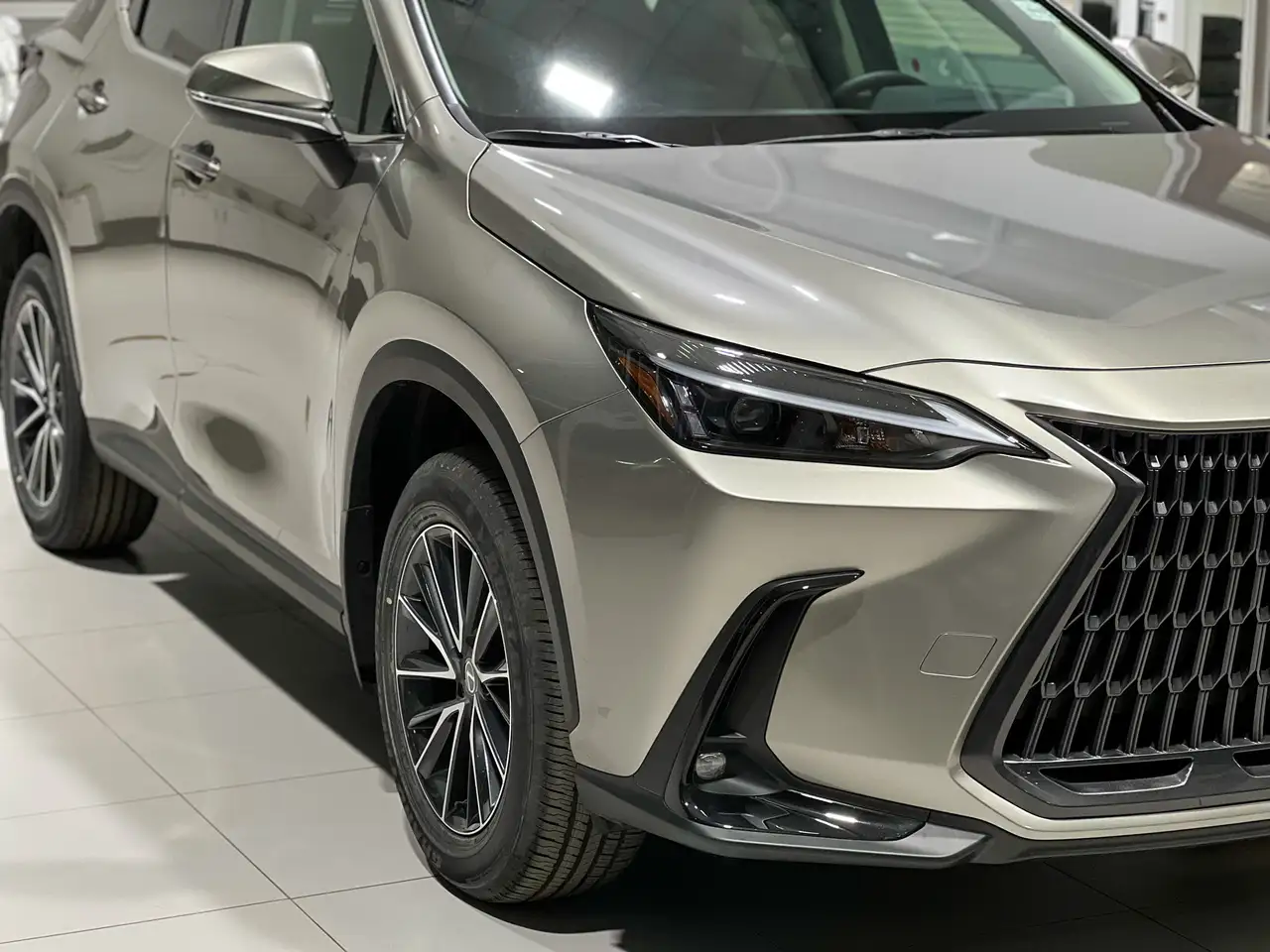 Lexus NX снимка Lexus NX