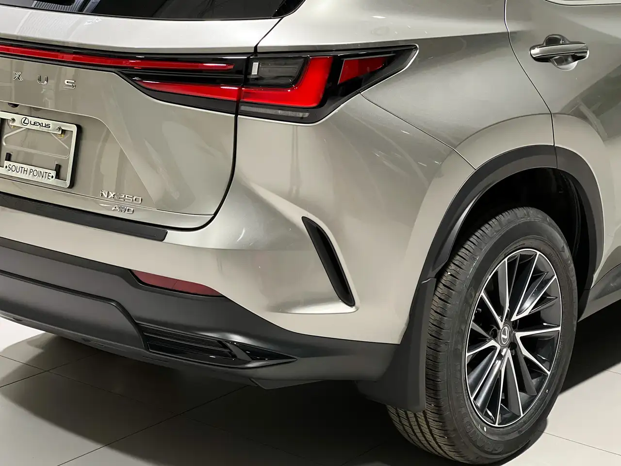 Lexus NX снимка Lexus NX